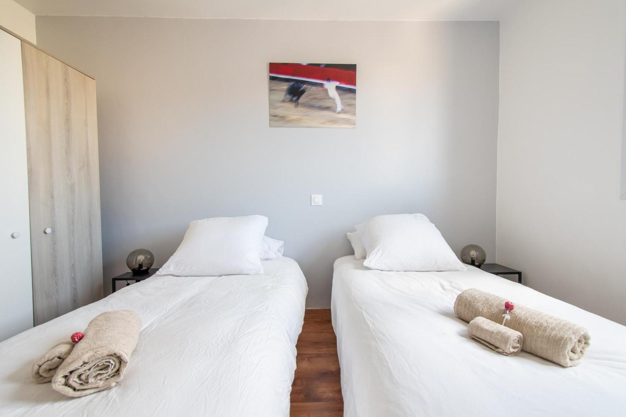 Guesthouse La Costiere - Logements Independants - Espace Piscine Jacuzzi 吕内尔 外观 照片