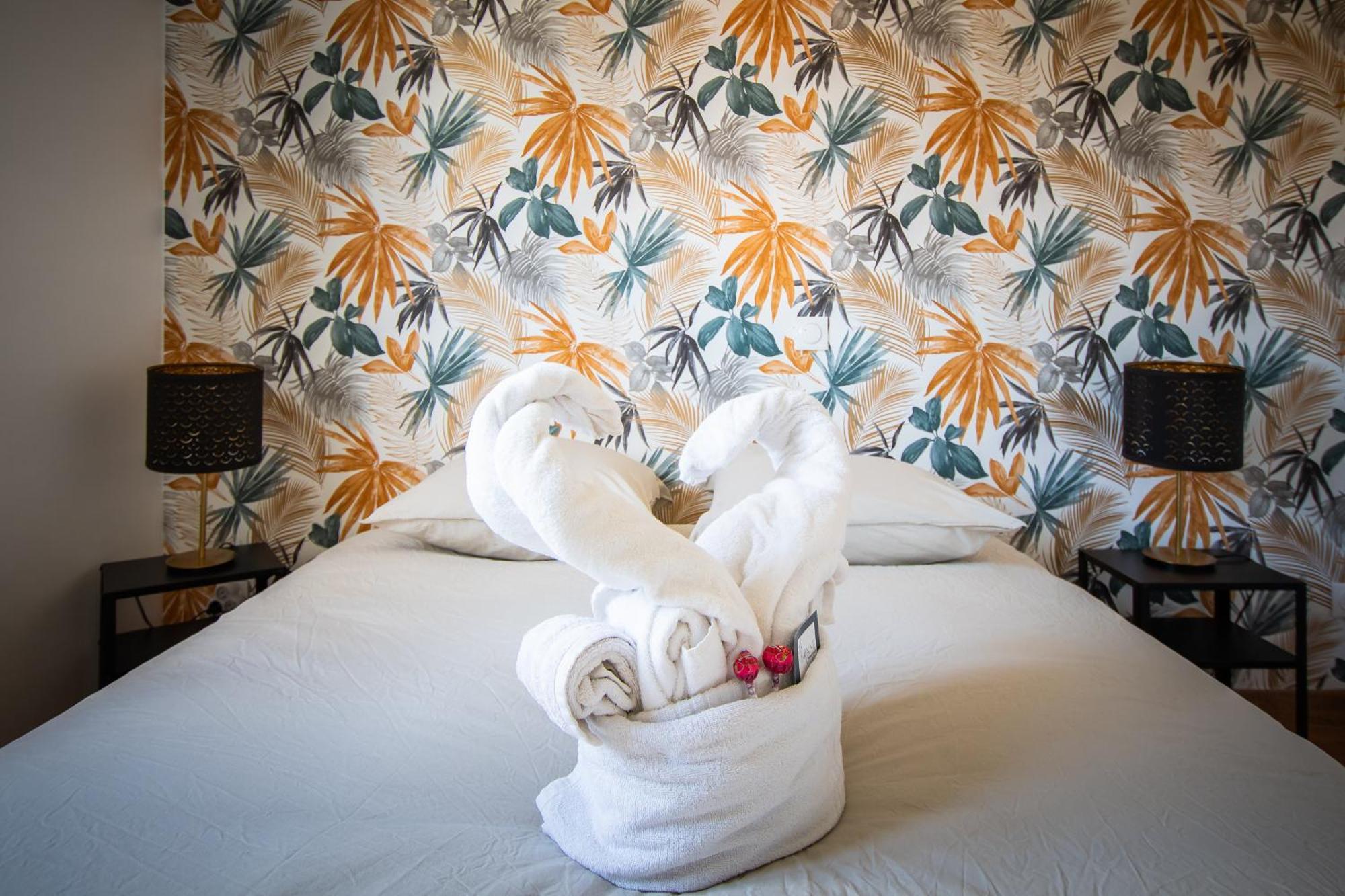 Guesthouse La Costiere - Logements Independants - Espace Piscine Jacuzzi 吕内尔 外观 照片